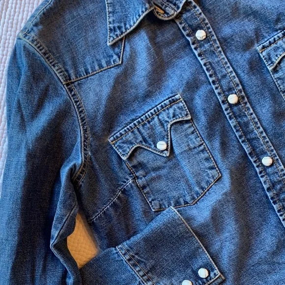Lucky Brand Blue Denim Shirt with Snap Close - Picture 4 of 16